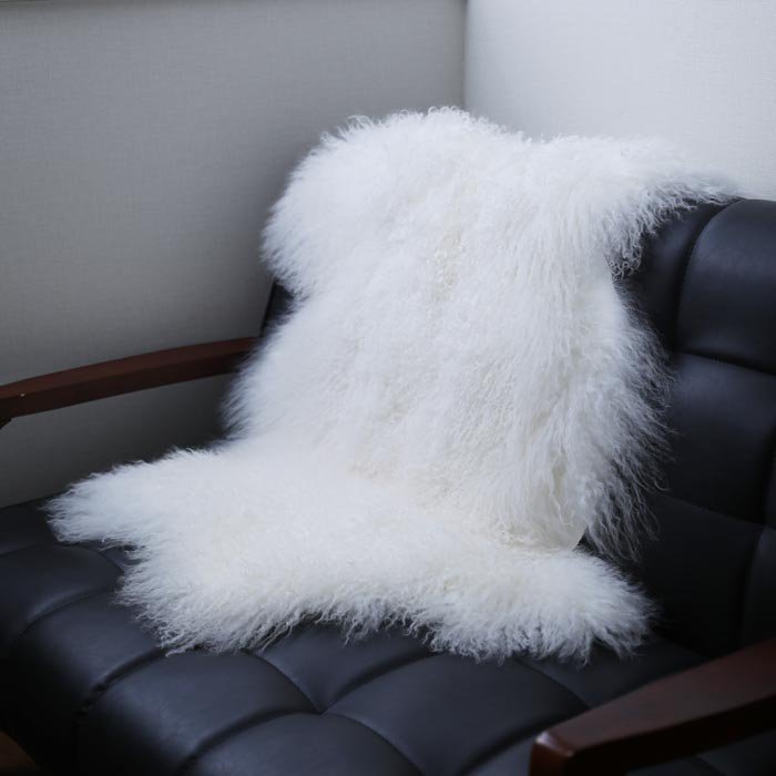 チベットラム　フルスキン毛皮　1匹サイズ約60×95cm　 アイボリー