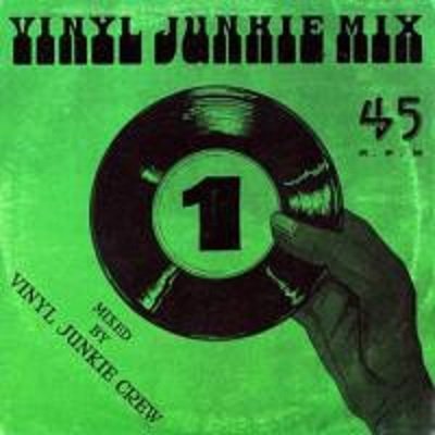 ■数量 限定販売■VINYL JUNKIE MIX VOL,1 / VINYL JUNKIE CREW(PAPA COJIE&SAMI-T From  MIGHTY CROWN） マイティクラウン | REGGAE レゲエ CD MIX-CD 通販 - トレジャーボックスミュージック