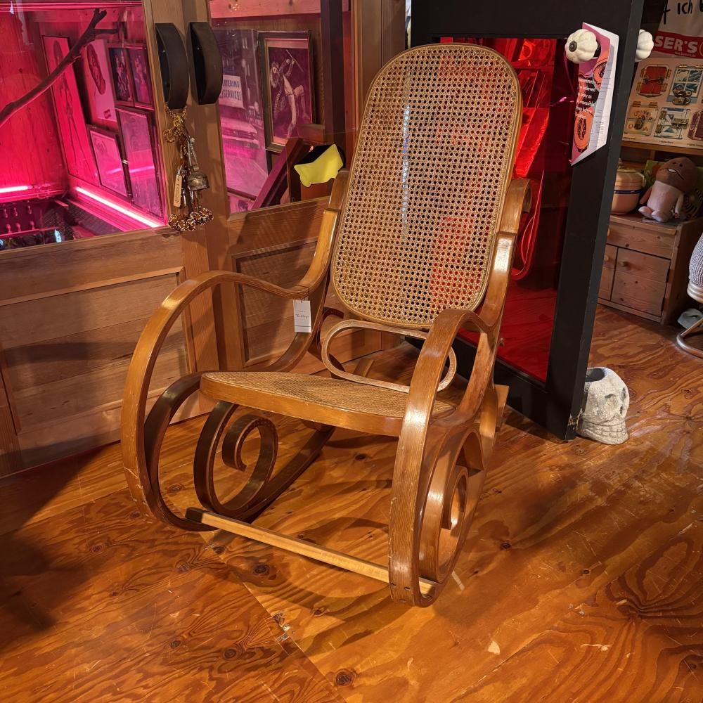 Rattan Rocking Chair / VINTAGE - DIEGO KOBE / VINTAGE Rattan Rocking Chair / VINTAGE - DIEGO KOBE / VINTAGE