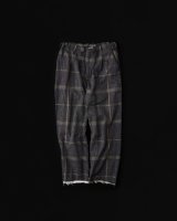 <img class='new_mark_img1' src='https://img.shop-pro.jp/img/new/icons8.gif' style='border:none;display:inline;margin:0px;padding:0px;width:auto;' />NICENESSKhadi Check Easy Pants (Charcoal)