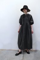 <img class='new_mark_img1' src='https://img.shop-pro.jp/img/new/icons8.gif' style='border:none;display:inline;margin:0px;padding:0px;width:auto;' />TENNE HANDCRAFTED MODERN   Volume Sleeve Tuck Dress (Charcoal)