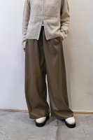 <img class='new_mark_img1' src='https://img.shop-pro.jp/img/new/icons20.gif' style='border:none;display:inline;margin:0px;padding:0px;width:auto;' /> COGTHEBIGSMOKE  Vegan Leather Wide Trouser (DK Olive)