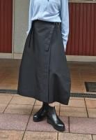 <img class='new_mark_img1' src='https://img.shop-pro.jp/img/new/icons8.gif' style='border:none;display:inline;margin:0px;padding:0px;width:auto;' />TENNE HANDCRAFTED MODERN   Wrap Skirt (Black)