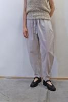 <img class='new_mark_img1' src='https://img.shop-pro.jp/img/new/icons8.gif' style='border:none;display:inline;margin:0px;padding:0px;width:auto;' />KristenseN DU NORD  Cotton Stretch Easy Pants (Chalk)