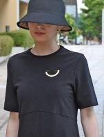 <img class='new_mark_img1' src='https://img.shop-pro.jp/img/new/icons8.gif' style='border:none;display:inline;margin:0px;padding:0px;width:auto;' />KEYHOLDERSemicircular Etched Metal Brooch (Gold)
