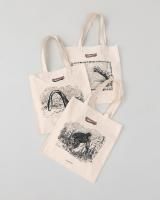 <img class='new_mark_img1' src='https://img.shop-pro.jp/img/new/icons8.gif' style='border:none;display:inline;margin:0px;padding:0px;width:auto;' />NICENESS  UMA Print Tote Bag (BIGFOOT/NESSIE/TSUCHINOKO)