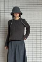 <img class='new_mark_img1' src='https://img.shop-pro.jp/img/new/icons8.gif' style='border:none;display:inline;margin:0px;padding:0px;width:auto;' />private 02 04 Cashmere Crew Neck Knit (Mud)