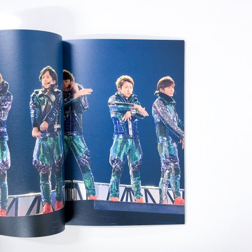 ARASHI at 5 DOMES 2009-2019 嵐5大ドームツアー集大成ライブ写真集 ファンクラブ限定 10冊セット - ノースブックセンター