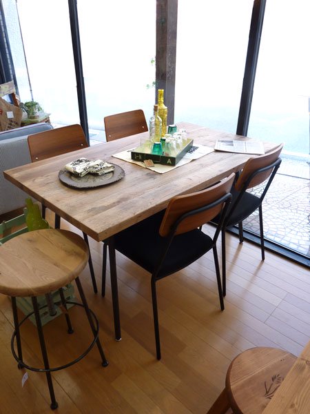 ラスティックスタイルのナラ材の古木のお買い得食卓5点セット！クッパ135食卓テーブル