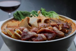 【K-213】本鴨麻辣お試しセット（1〜2人前）11月21日名古屋CBCテレビ「花咲かタイムズ」にて紹介！鴨ロース肉を旨辛薬膳スープでしゃぶしゃぶ！味の対比効果で鴨肉の甘い。