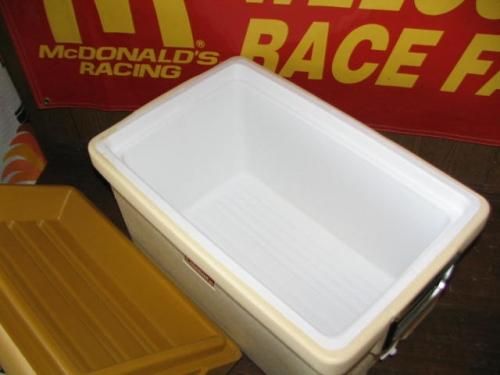 Coleman Cooler Box ベージュ×マスタード2 - AMERICAN VINTAGE