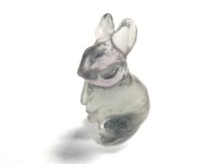 ウサギさん★【グラデーションフローライト】蛍石★天然石彫刻ミニ置物：FR-18611