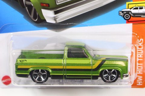 次回再入荷予定 Hot Wheels 2022 #114 83 Chevy Silverado グリーン