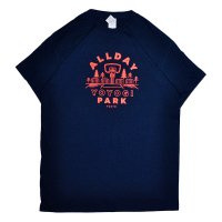 <img class='new_mark_img1' src='https://img.shop-pro.jp/img/new/icons47.gif' style='border:none;display:inline;margin:0px;padding:0px;width:auto;' />ALLDAY 2017 SUMMER TEE (ネイビー)