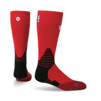 <img class='new_mark_img1' src='https://img.shop-pro.jp/img/new/icons47.gif' style='border:none;display:inline;margin:0px;padding:0px;width:auto;' />STANCE SOCKSxNBA ON COURT Solid Crew (Red)