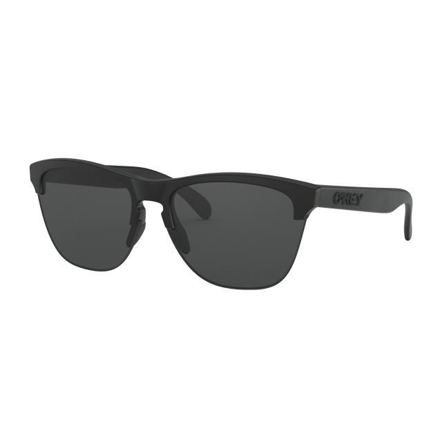 OAKLEY (オークリー)