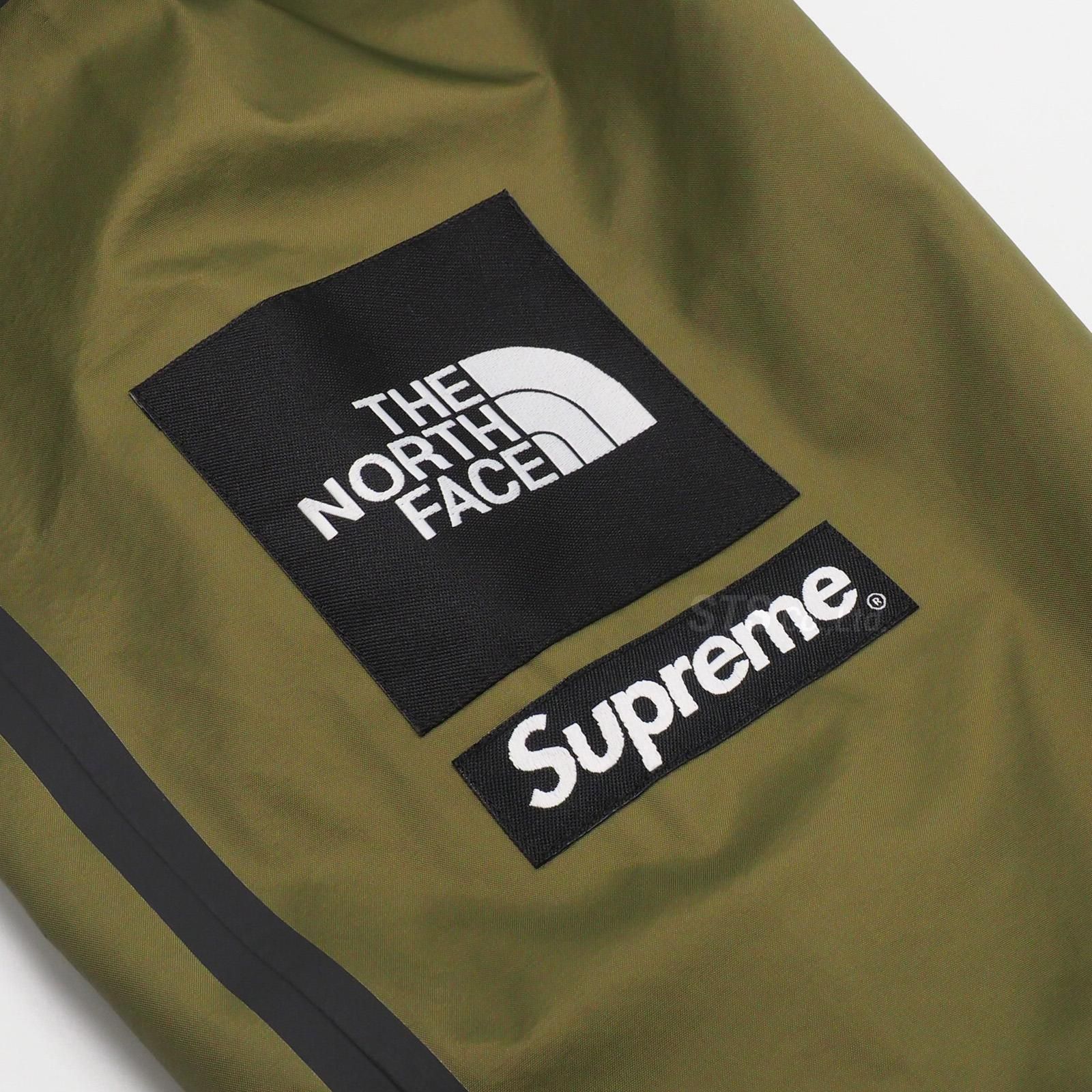 Supreme/The North Face Summit Series Outer Tape Seam Jacket