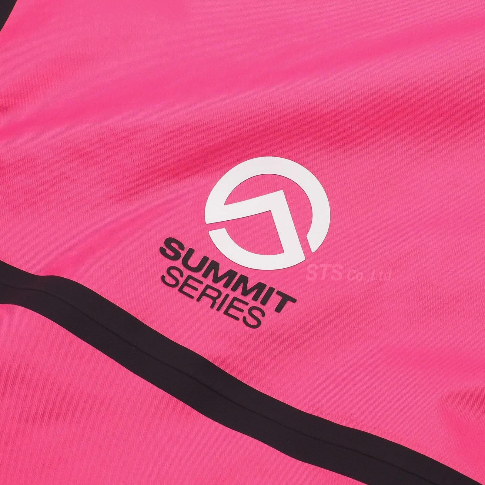 Supreme/The North Face Summit Series Outer Tape Seam Coaches Supreme/The North Face Summit Series Outer Tape Seam Coaches