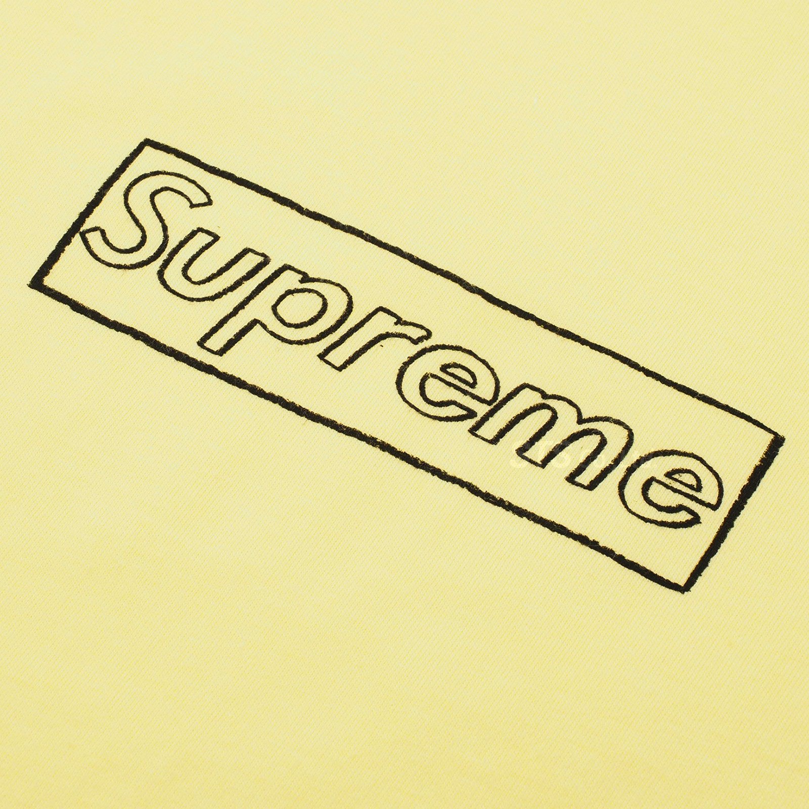 Supreme - KAWS Chalk Logo Tee - UG.SHAFT