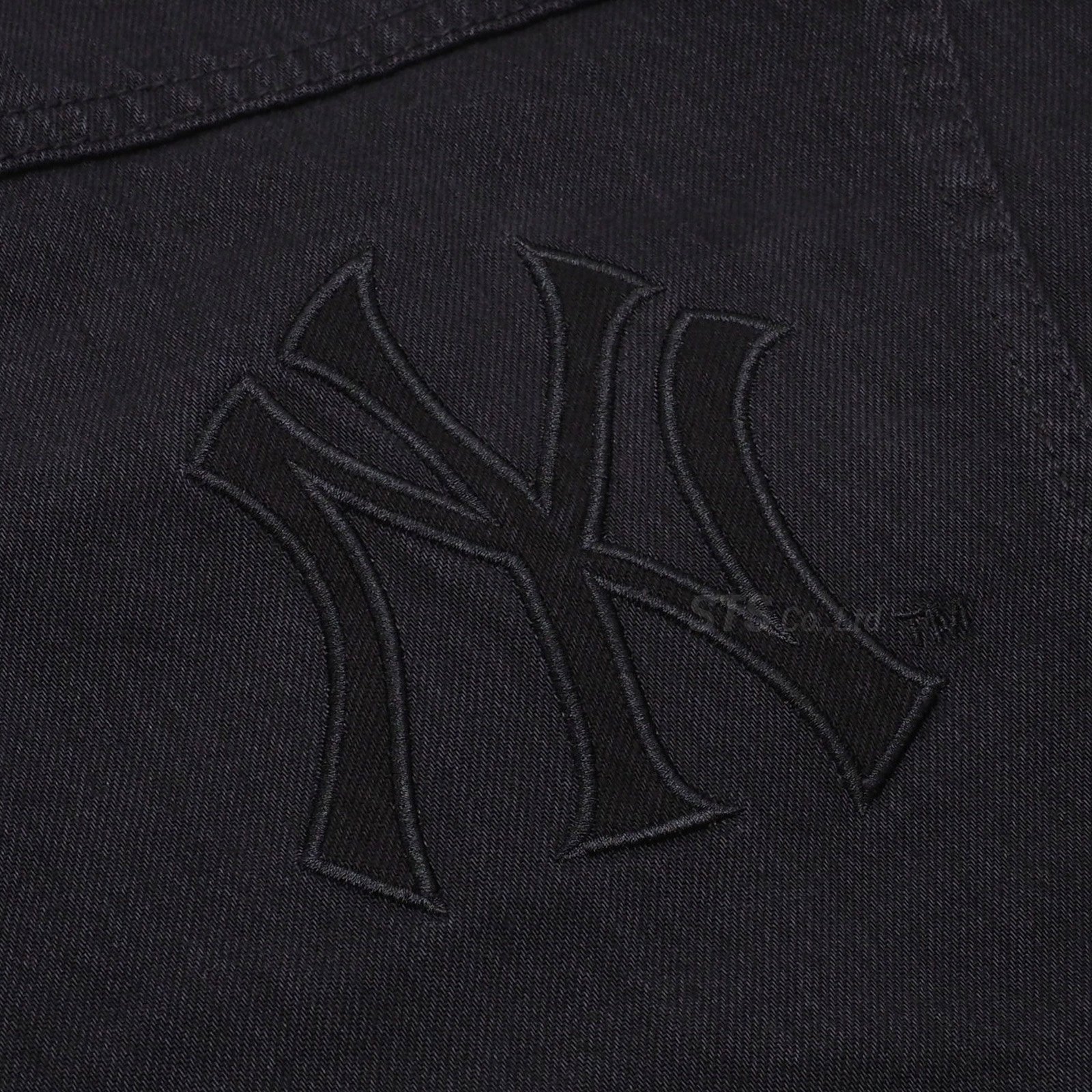 Supreme®/New York Yankees™ Denim Trucker Jacket - Fall/Winter 2021