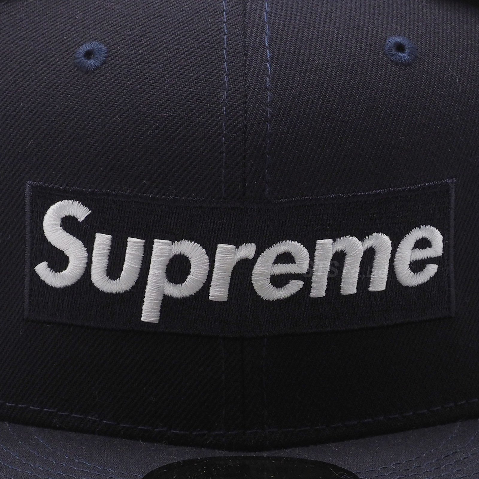 Supreme - Earflap Box Logo New Era - UG.SHAFT