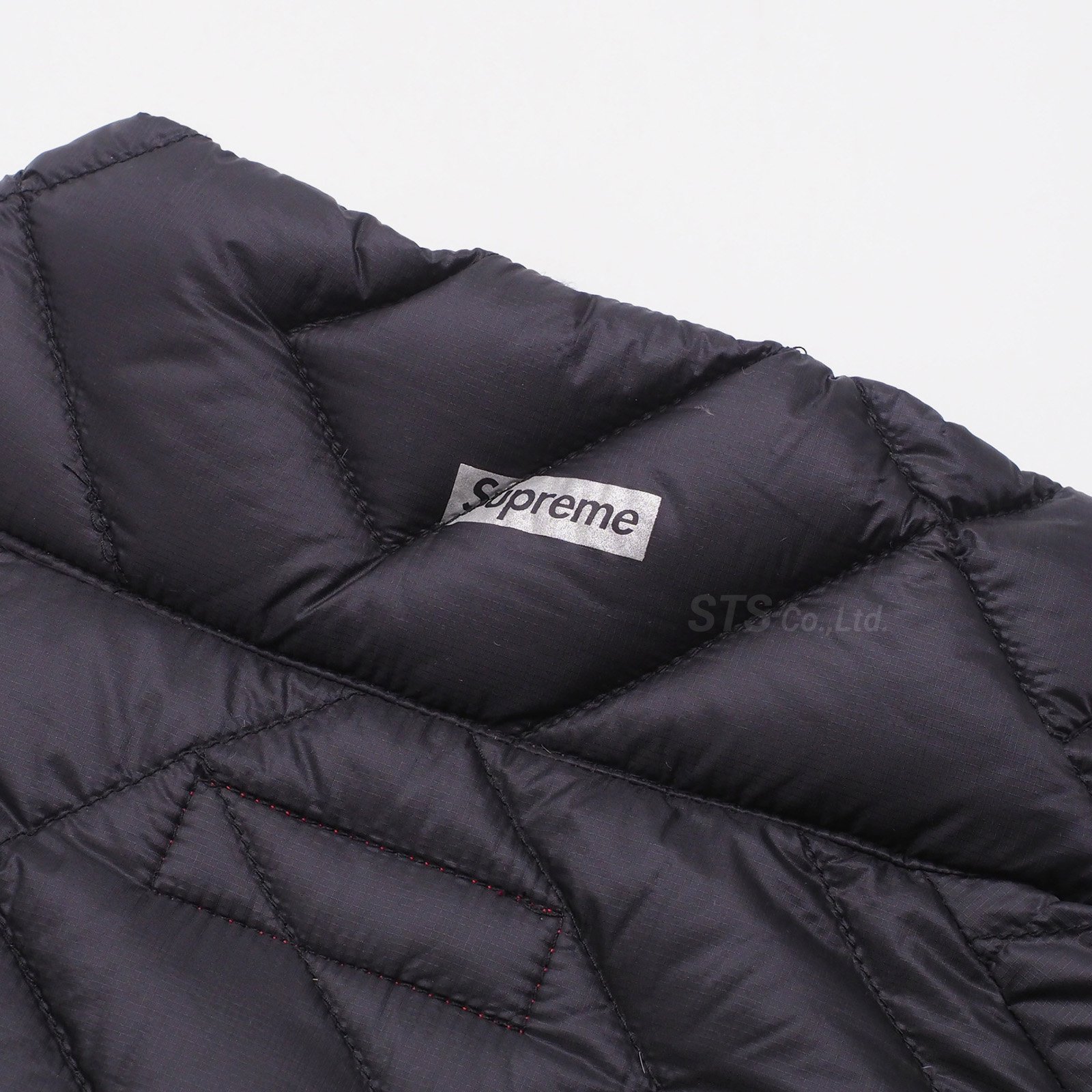Supreme   Spellout Quilted Lightweight Down Jacket   UG.SHAFT