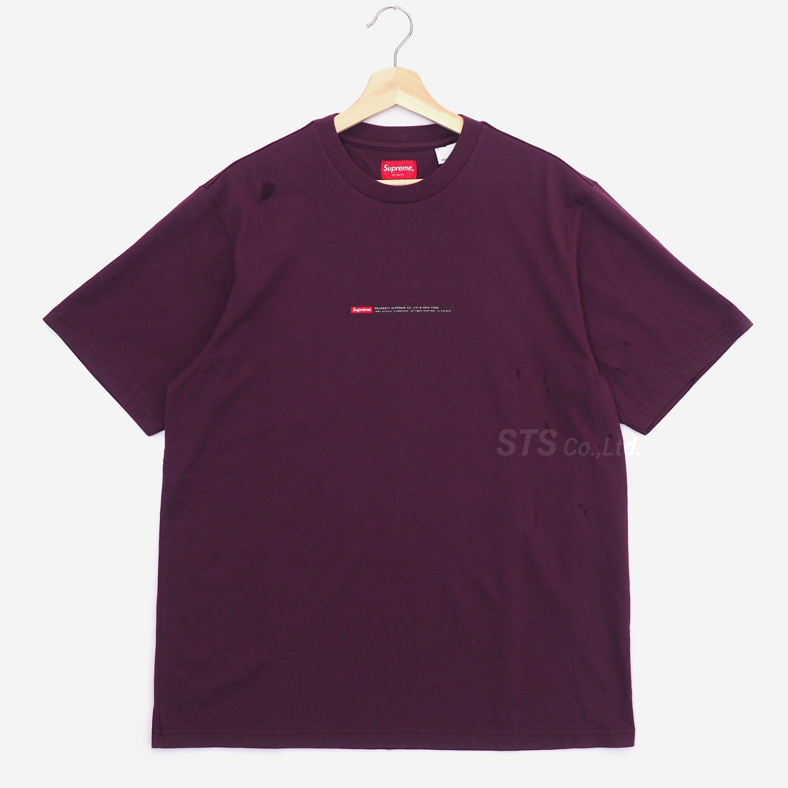 XL Supreme Property Label S/S Top Tシャツ