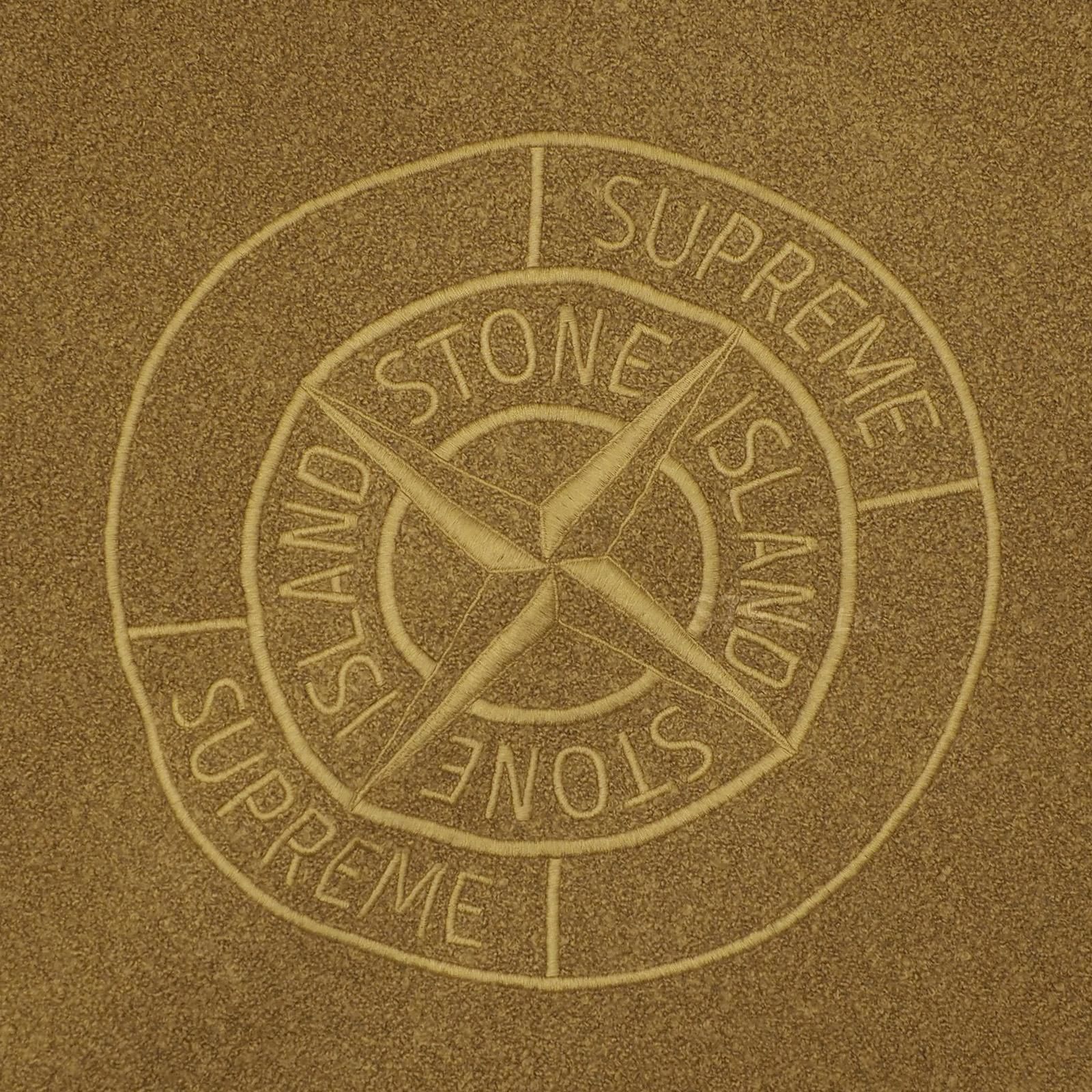 Supreme/Stone Island Boucle Cardigan | シーズン: 2023 Fall Supreme/Stone Island Boucle Cardigan | シーズン: 2023 Fall