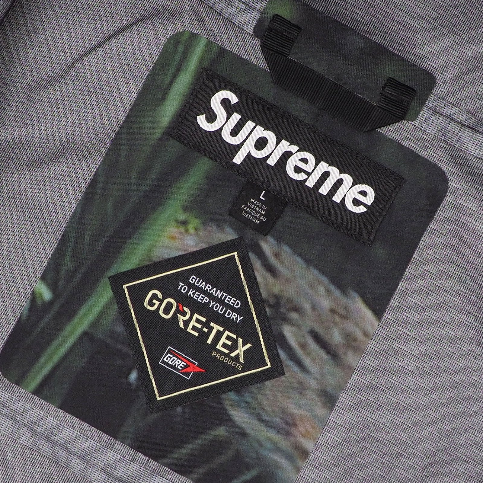 Supreme - GORE-TEX Taped Seam Shell Jacket (Kermit) - UG.SHAFT