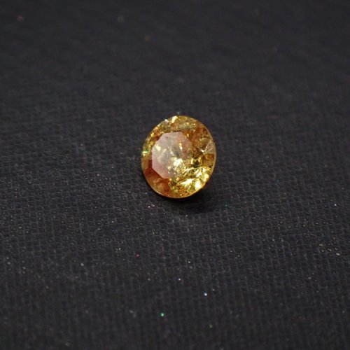 一点物 イエローダイヤモンド（インクルージョン入り）ＡＡＡルース ラウンドブリリアントカット 2.2ｍｍ 0.05ｃｔ -  天然石ビーズの卸は石の蔵へ｜浄化セット、ブレスレットも