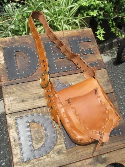 60a 70s ヴィンテージ ハンドメイド レザー ショルダーバッグ ヒッピー 60a 70s ヴィンテージ ハンドメイド レザー ショルダーバッグ ヒッピー