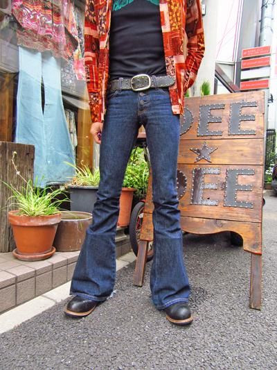 ブーツカットじゃなく裾幅の狭いベルボトム Levi's リーバイス６４６ ...