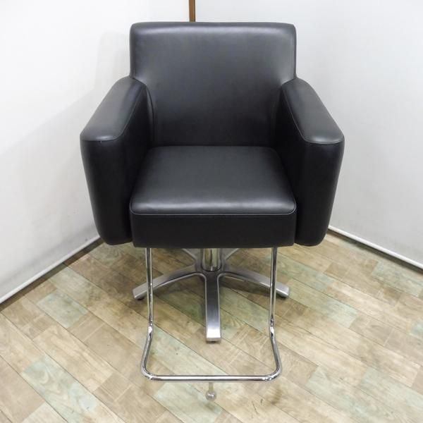 【2脚セット】タカラベルモント ブラック Coff 中古】タカラベルモント 『スタイリングソファ2 Coff（コフ）ブラック