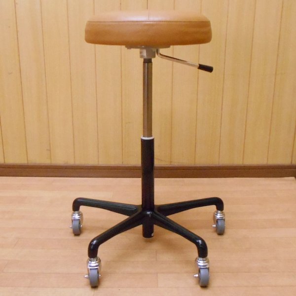 中古】 タカラベルモント 『THEIA Stool（ティアスツール）キャメル