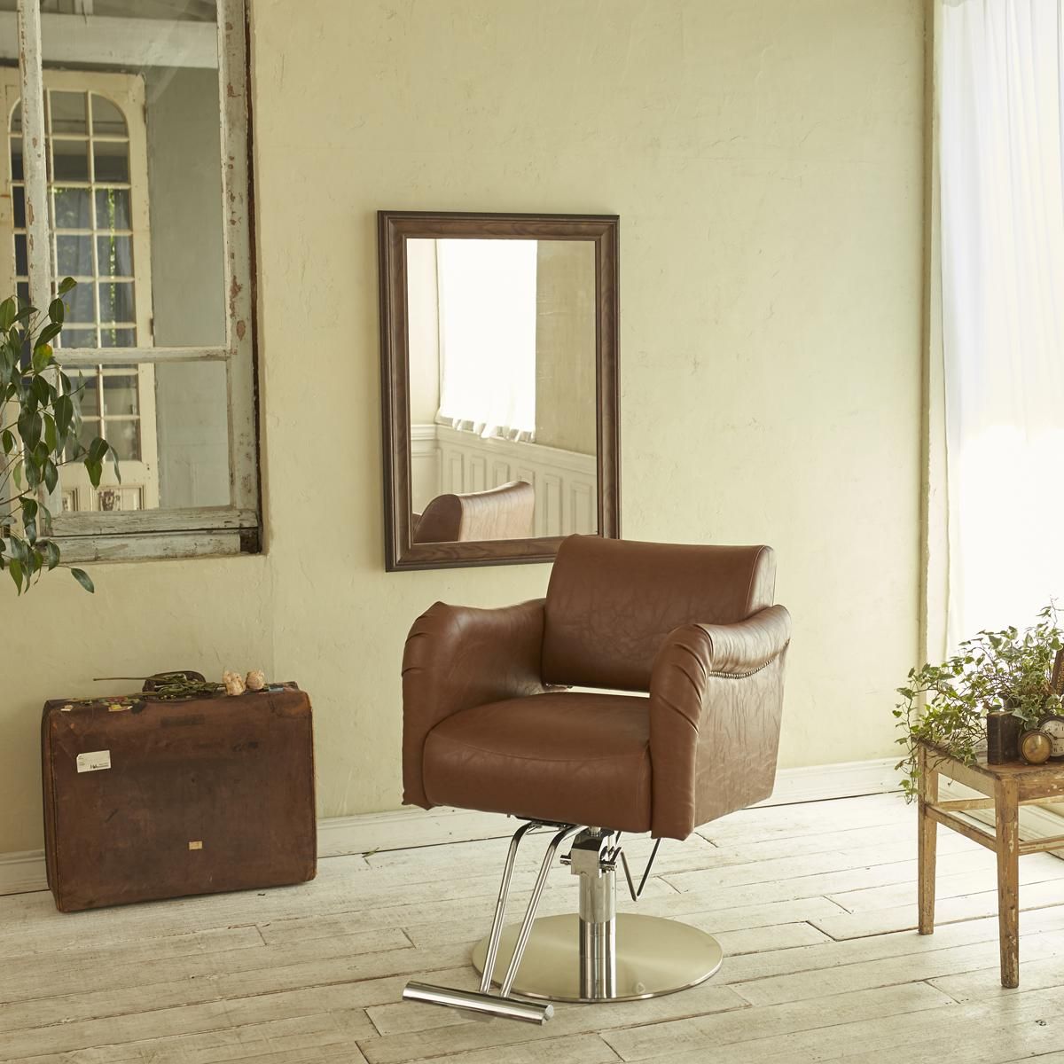 値下げ　ビューティーガレージ　スタイリングチェア　BREEZE 中古】ビューティガレージ スタイリングチェア 『 BREEZE