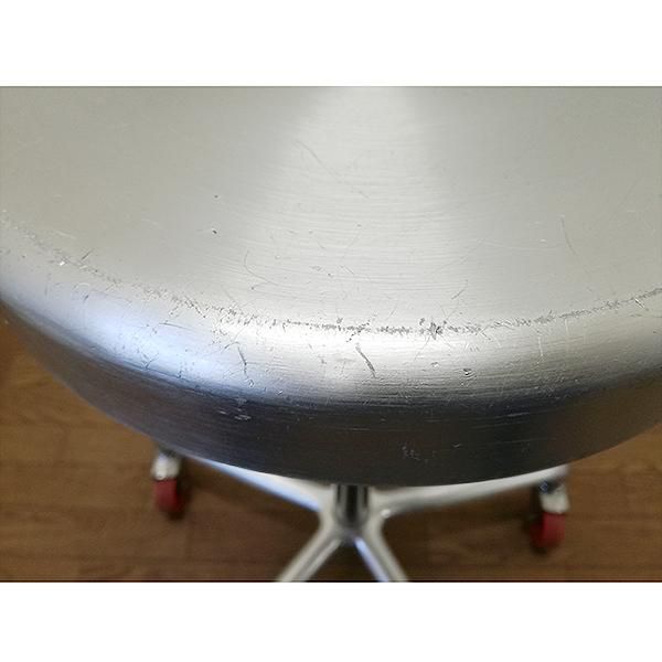 タカラベルモント アルミ Dスツール 赤キャスター 中古】タカラベルモント 『Dスツールアルミ（シルバー/赤