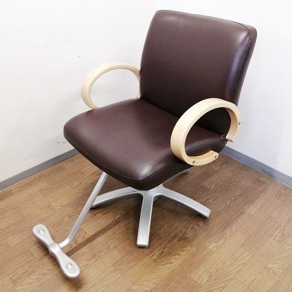 1台完売【】セット椅子 スタイリングチェア タカラベルモント 『ナミ