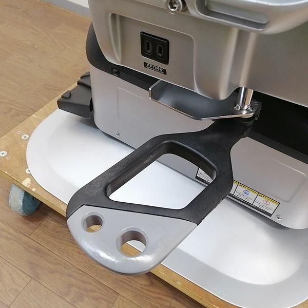 中古/A】☆新品レザー張替済み！☆タカラベルモント『理容椅子 BB-SPX