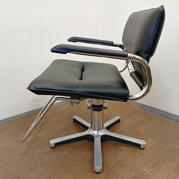 中古/A】☆新品レザー張替済み！☆タカラベルモント
