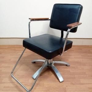 実際に見て触れる！】福岡ショールームの理美容器具一覧 - 中古理美容